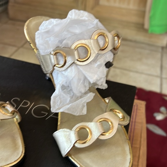 Onex Golden Ring Sandal with Clear Circular Heels. Sz 39. NEW - Picture 6 of 17